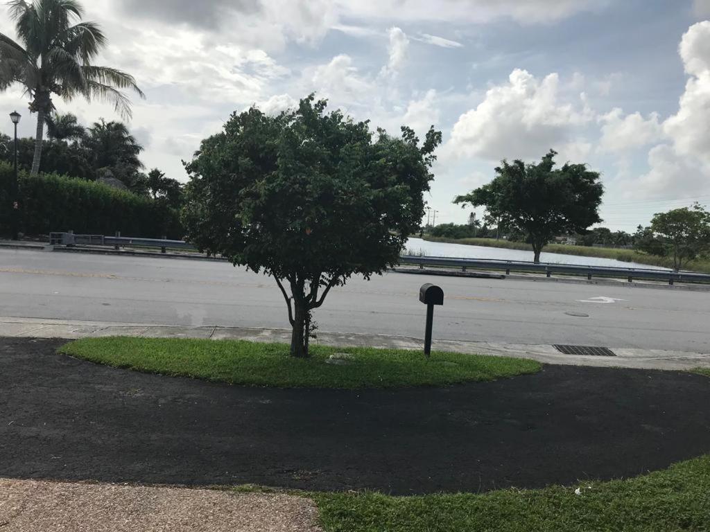 Villa 82-10Sw 135Av Miami Esterno foto
