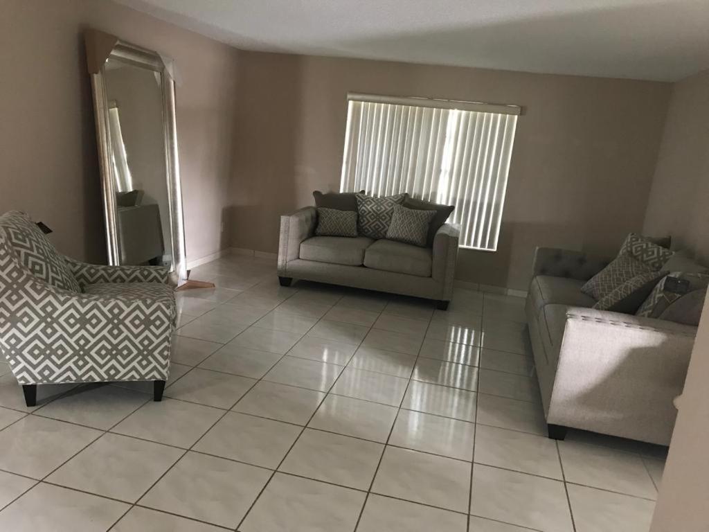 Villa 82-10Sw 135Av Miami Esterno foto